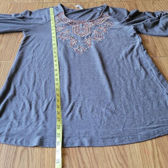 Mollorello round neck embroidered blause size Small color gray and orange - Picture 12 of 13